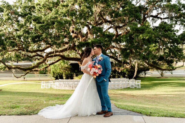 bride-and-groom-kissing